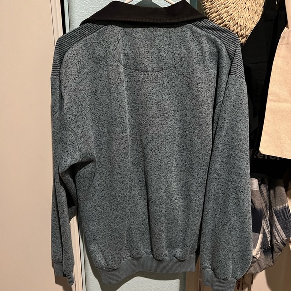 M Vintage Sweater - Picture 3 of 3